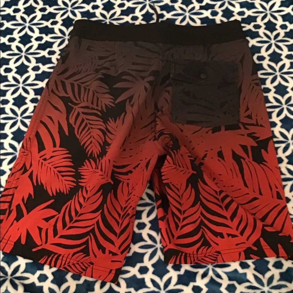 Old Navy board shorts California mens 30”waist black red cool designs 🏝️